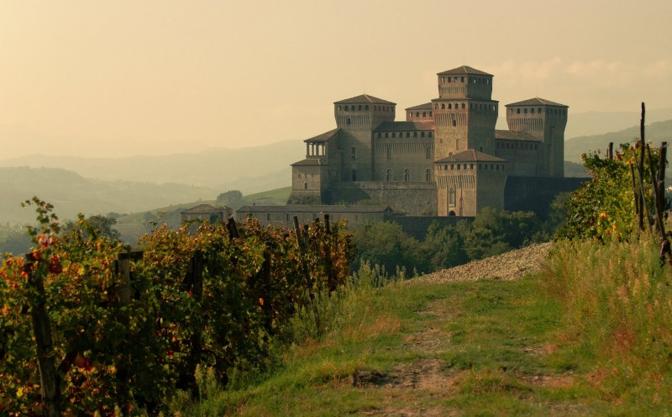 Castello di Langhirano _Parma.jpg